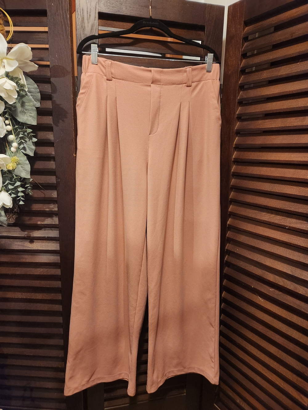 HALARA Wide-Leg Pleated Pants in Blush Pink